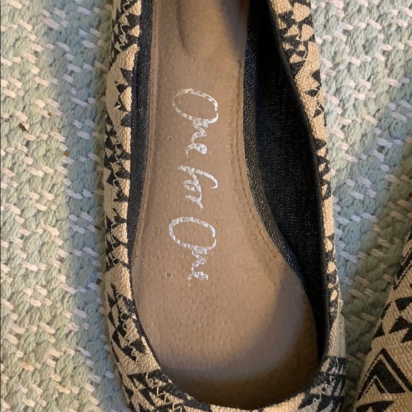 Toms One for One flats 👣 - Picture 5 of 6